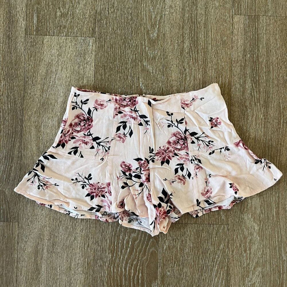 Kendall & Kylie Pink Floral Shorts - Size XS